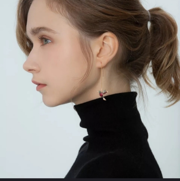 LAST 1! 2XHP! NWT Pink Hummingbird Chain Earrings! - Picture 7 of 8